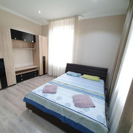 Tourist Home At Stefan Cel Mare With 2 Rooms Kišiněv Exteriér fotografie